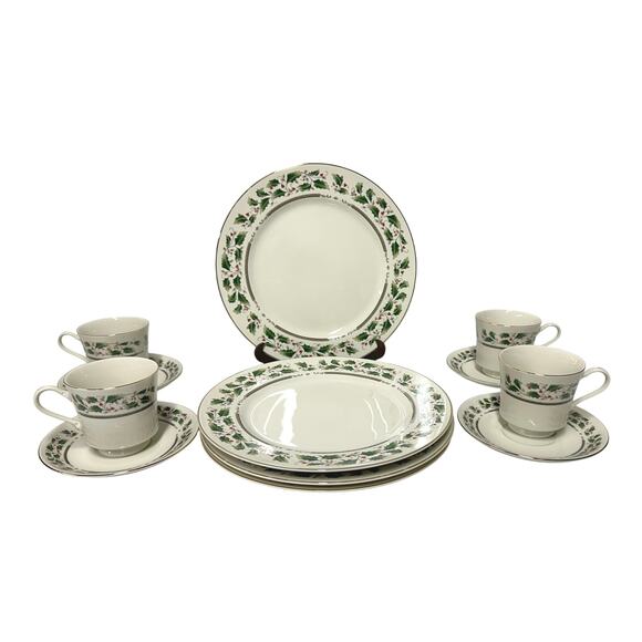 Royal Limited Holly Holiday 3-Piece Place Settings-Service for 4 in Orig Box! - Picture 1 of 8